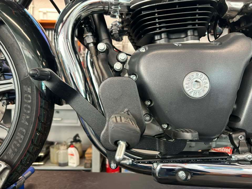 Рычаг переключения передач с пяткой Royal Enfield, для модели Super Meteor 650, черного цвета, арт. KXA00337