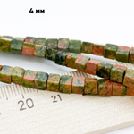 Унакит бусины, размер 4,1-4,4 мм, цена за 45-46 шт (1/2 нити)