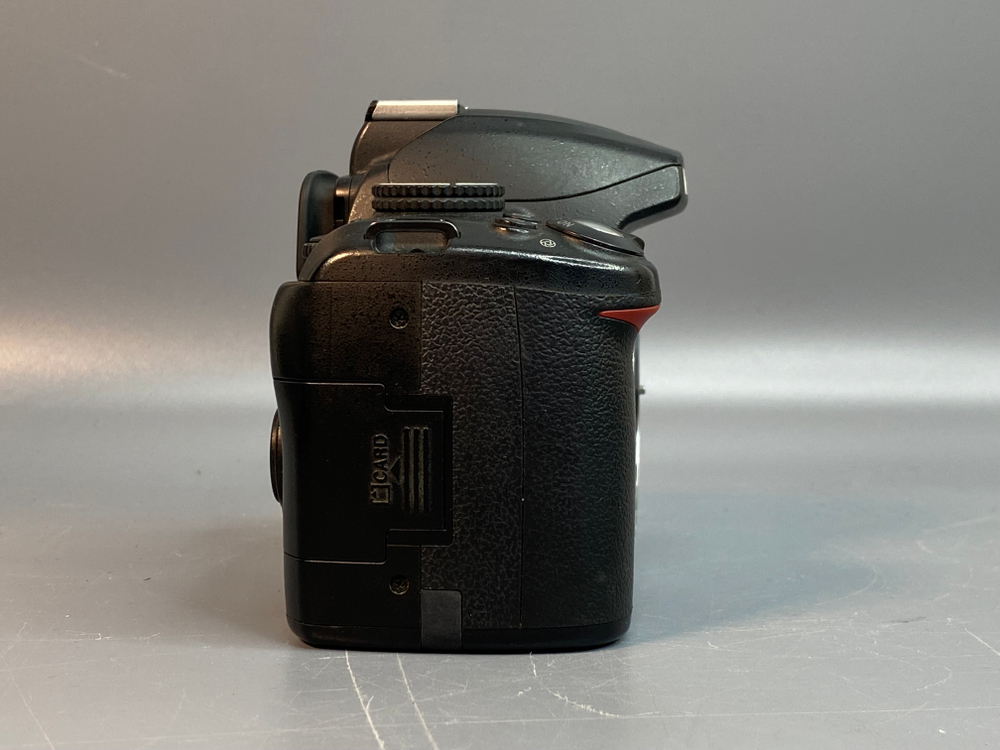 Nikon D3000 Kit 18-55mm 22.400 кадров