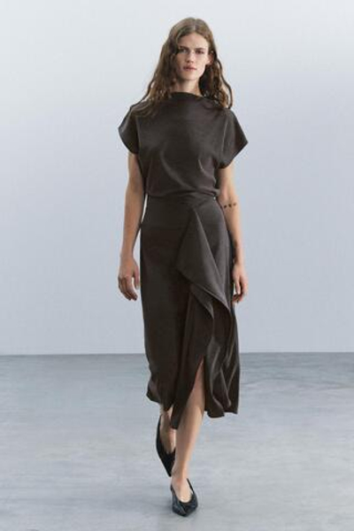 ДЛИННОЕ ПЛАТЬЕ С ВОЛАНОМ — ZARA