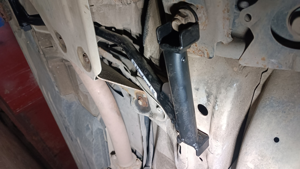 Распорка передняя нижняя Subaru Outback 5 (BS), Subaru Legacy 6 (BN, BS) (ПОД ЗАКАЗ)