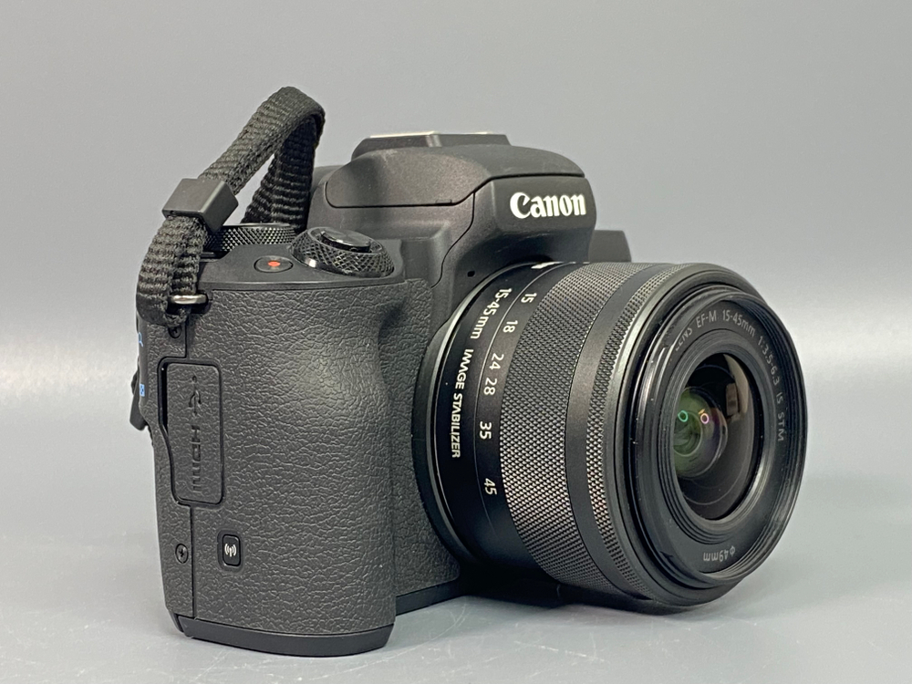 Canon M50 Mark II kit 15-45mm 2000 кадров