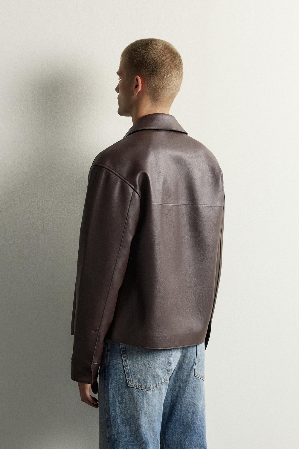 КУРТКА КЛАССИЧЕСКОГО КРОЯ ИЗ ИСКУССТВЕННОЙ КОЖИ — ZARA · 0155/751