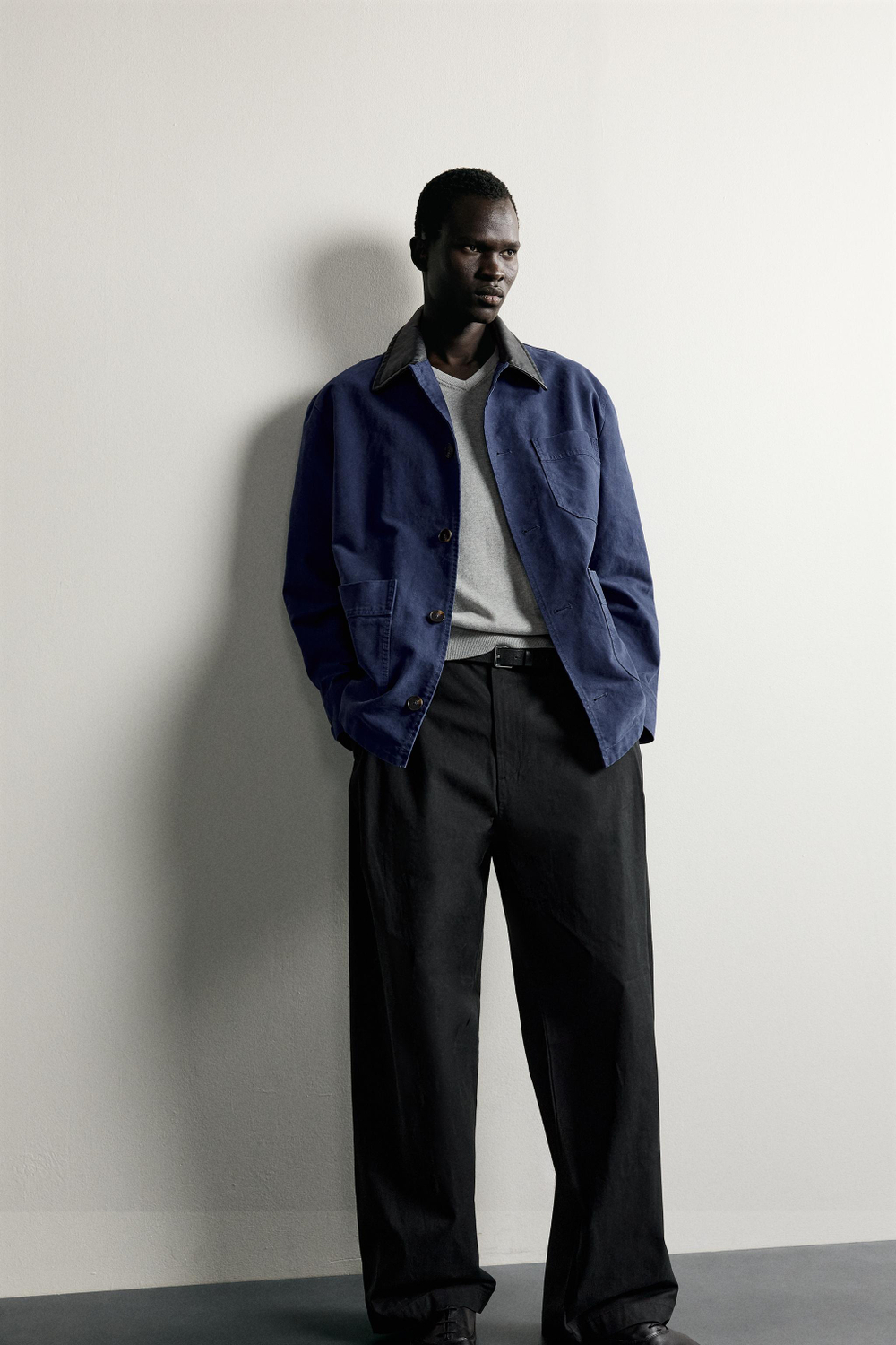 БРЮКИ STRAIGHT FIT С БОКОВЫМИ СКЛАДКАМИ — ZARA