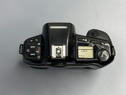Nikon F90X + Nikon MB-10