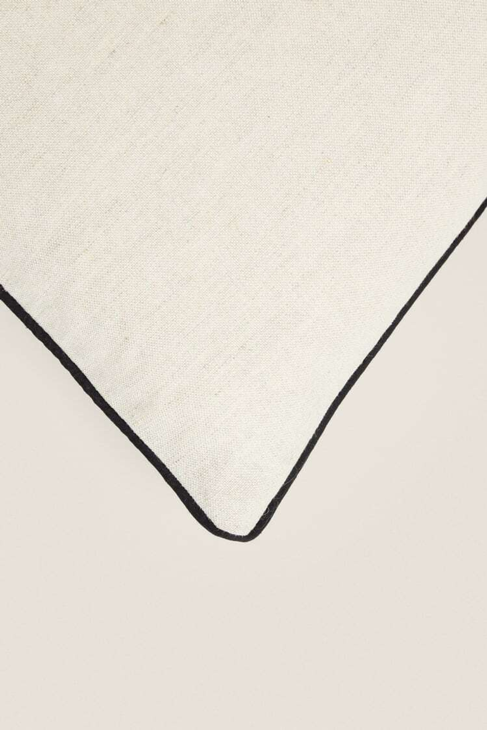 ZARA HOME ЧЕХОЛ ДЛЯ ДЕКОРАТИВНОЙ ПОДУШКИ С ВЫШИВКОЙ, СВЕТЛО-БЕЖЕВЫЙ