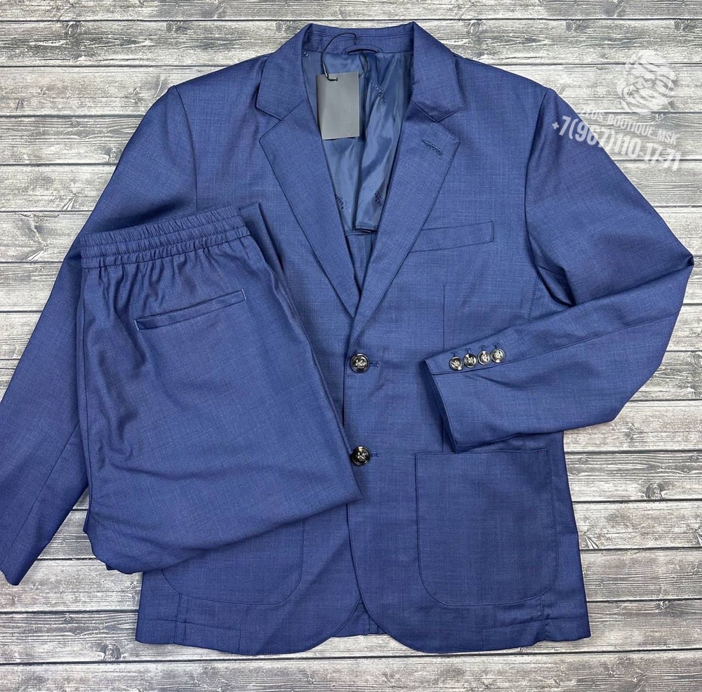 Классический костюм Kiton