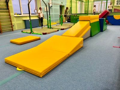 Детские мягкие гимнастические модули маты "Игровые спортивные залы" (набор)
