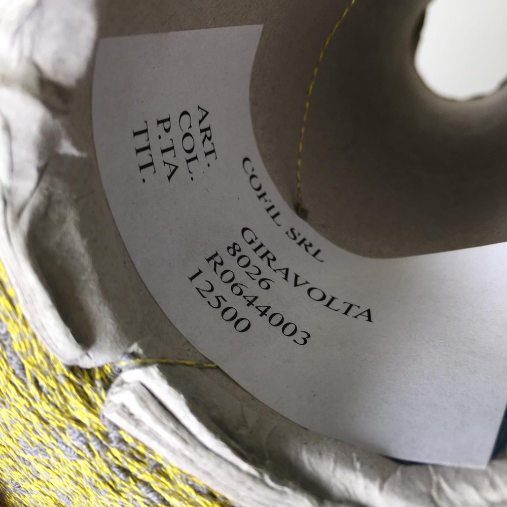 GIRAVOLTA - Cofil S.R.L.; 42% хлопок, 58% п/а; 1250м/100гр; col. 8026, горчично-золотая нить с серыми "шишечками"; есть мал. бобинка 96гр.MP