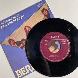 Винтажная виниловая пластинка LP Berluc Bermuda-Dreieck, Fliegen Vor Der Zeit (ГДР 1981) 7 дюймов, 45 RPM, Single