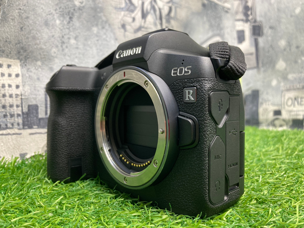 Canon EOS R
