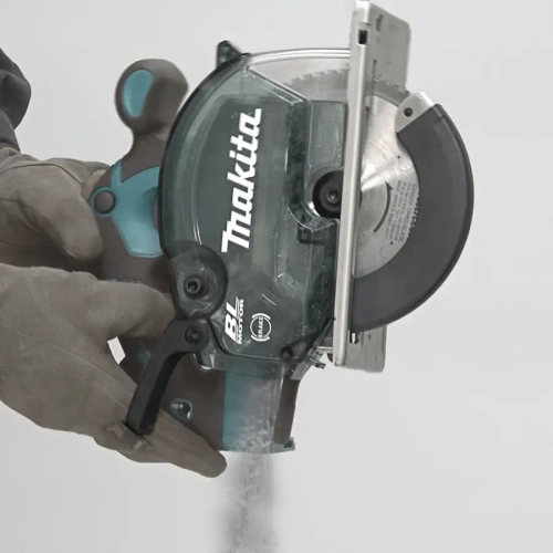 Аккумуляторная дисковая пила по металлу Makita DCS553Z