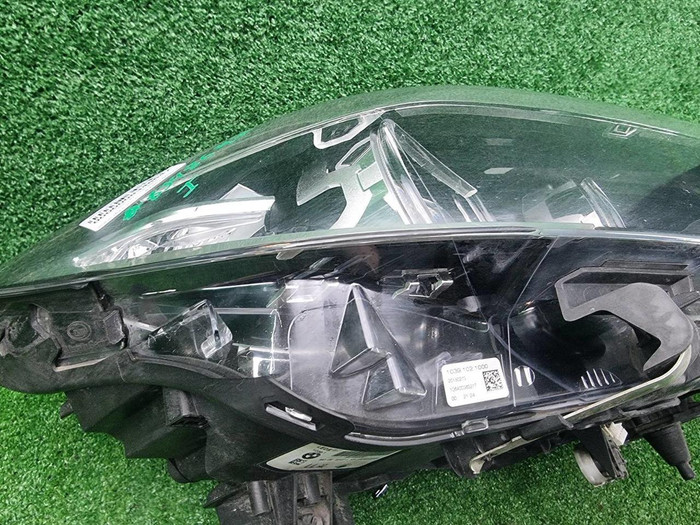 Фара правая BMW 5er G30 (2017-2020) LED