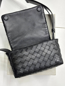 Сумка через плечо Bottega Veneta Intrecciato Mini Bag with Flap