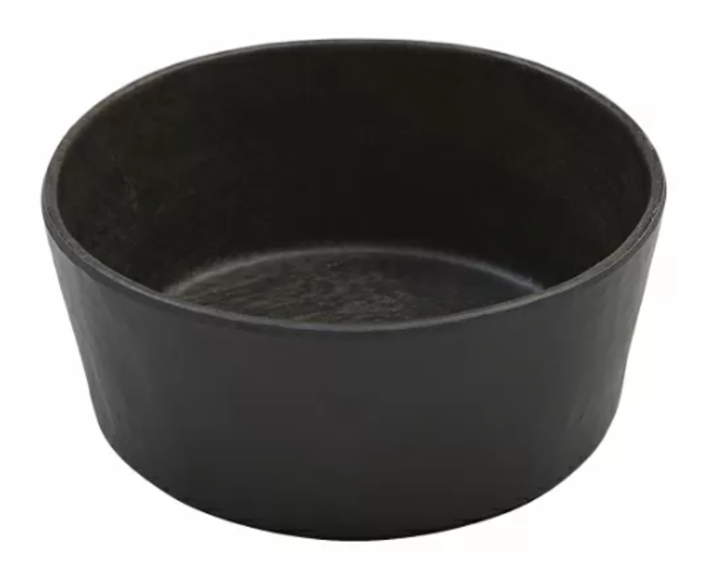 596