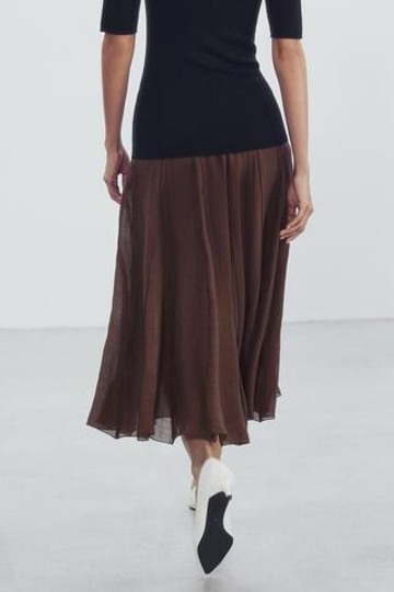 ZARA КОМБИНИРОВАННАЯ СТРУЯЩАЯСЯ ЮБКА — ZW COLLECTION, ШОКОЛАДНЫЙ