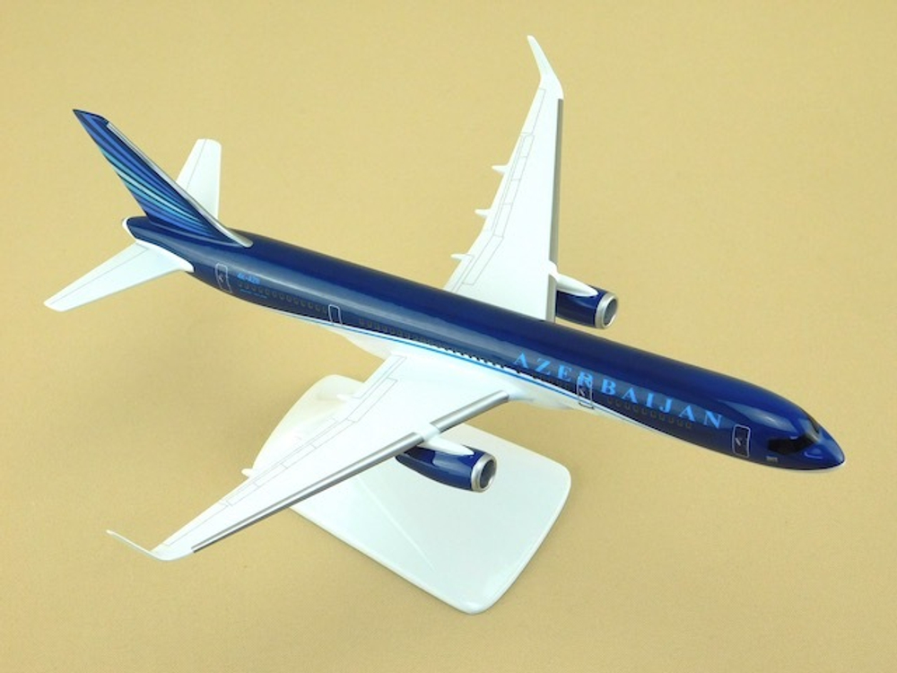 Модель самолета Boeing 757-200 (М1:200, Азербайджанские авиалинии)