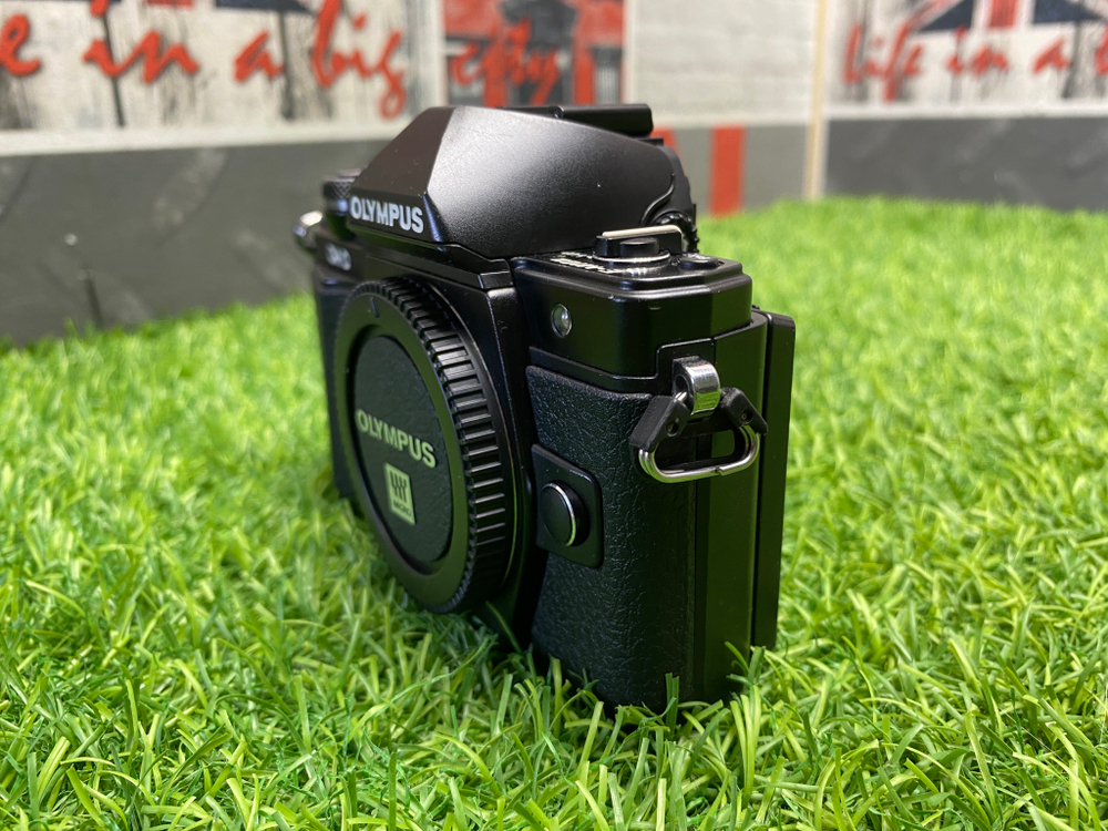 Olympus OM-D E-M10 Mark II (С дефектом)