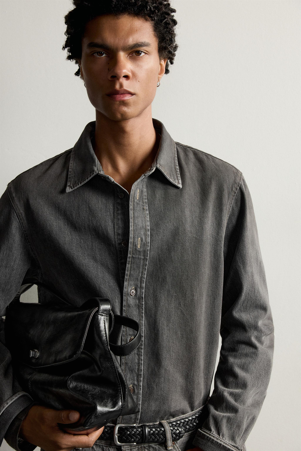 ДЖИНСОВАЯ РУБАШКА С ЭФФЕКТОМ ПОТЕРТОСТИ — ZARA
