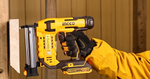 Аккумуляторный гвоздезабиватель нейлер INGCO CBNLI3505 INDUSTRIAL 20 В