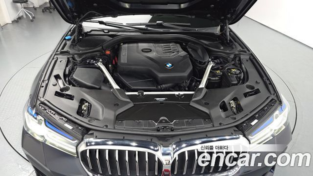 BMW 5-Series 530i xDrive M Sport Package — 2023