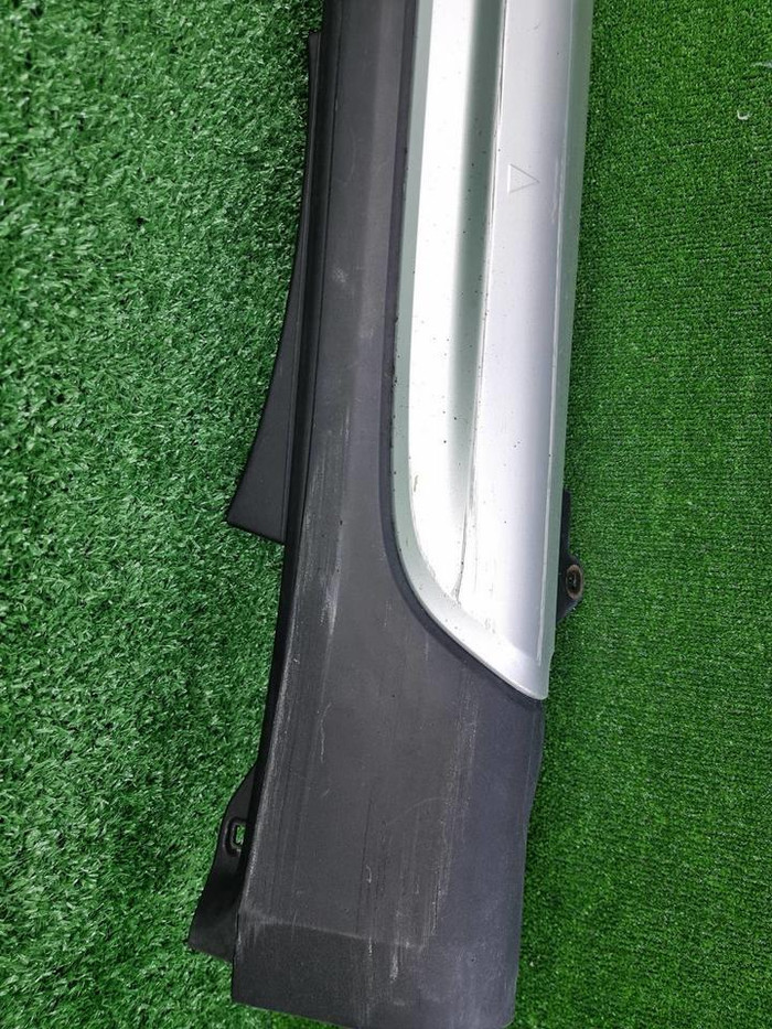 Накладка порога правая Mini Countryman F60 (16-23)