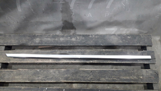 Молдинг двери передней правой Mercedes S (W222) 13-20 Б/У Оригинал A2226904206