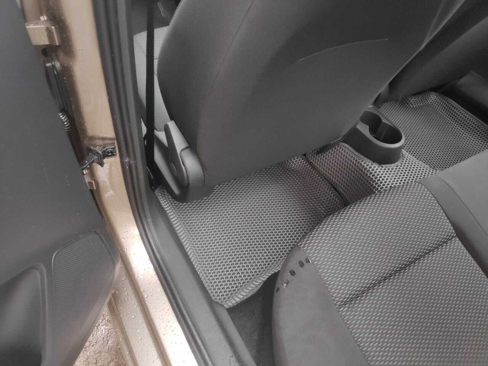 Автоковрики для VW Polo лифтбэк (2020-->)