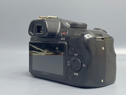 Sony Alpha A3500 Kit 18–50mm 93 000 кадров (не заряжается через micro-USB)