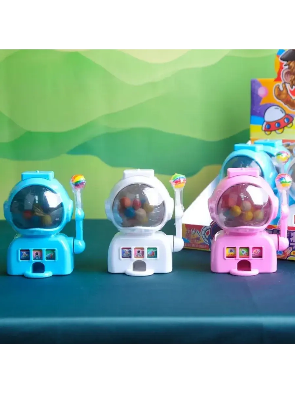 Жевательные конфеты с игрушкой Космонавты 23,5 г * 9 шт