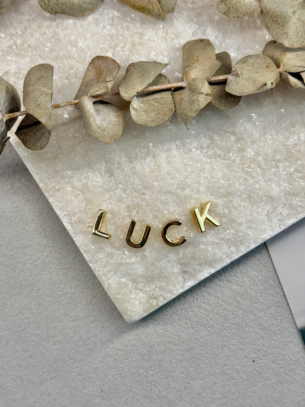 Набор подвесок "LUCK" (4 буквы) 10 мм
