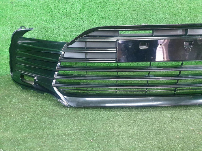 Решетка переднего бампера Toyota Camry xv70 (2020-н.в.)