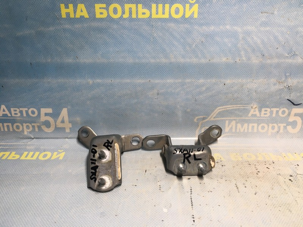 Петля двери задней левой TOYOTA RAV4 1999