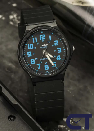 CASIO MQ-71-2B — классические аналоговые часы с синим циферблатом