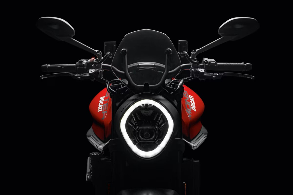 97181001AA DUCATI SMOKE WINDSCREEN (M 937)
