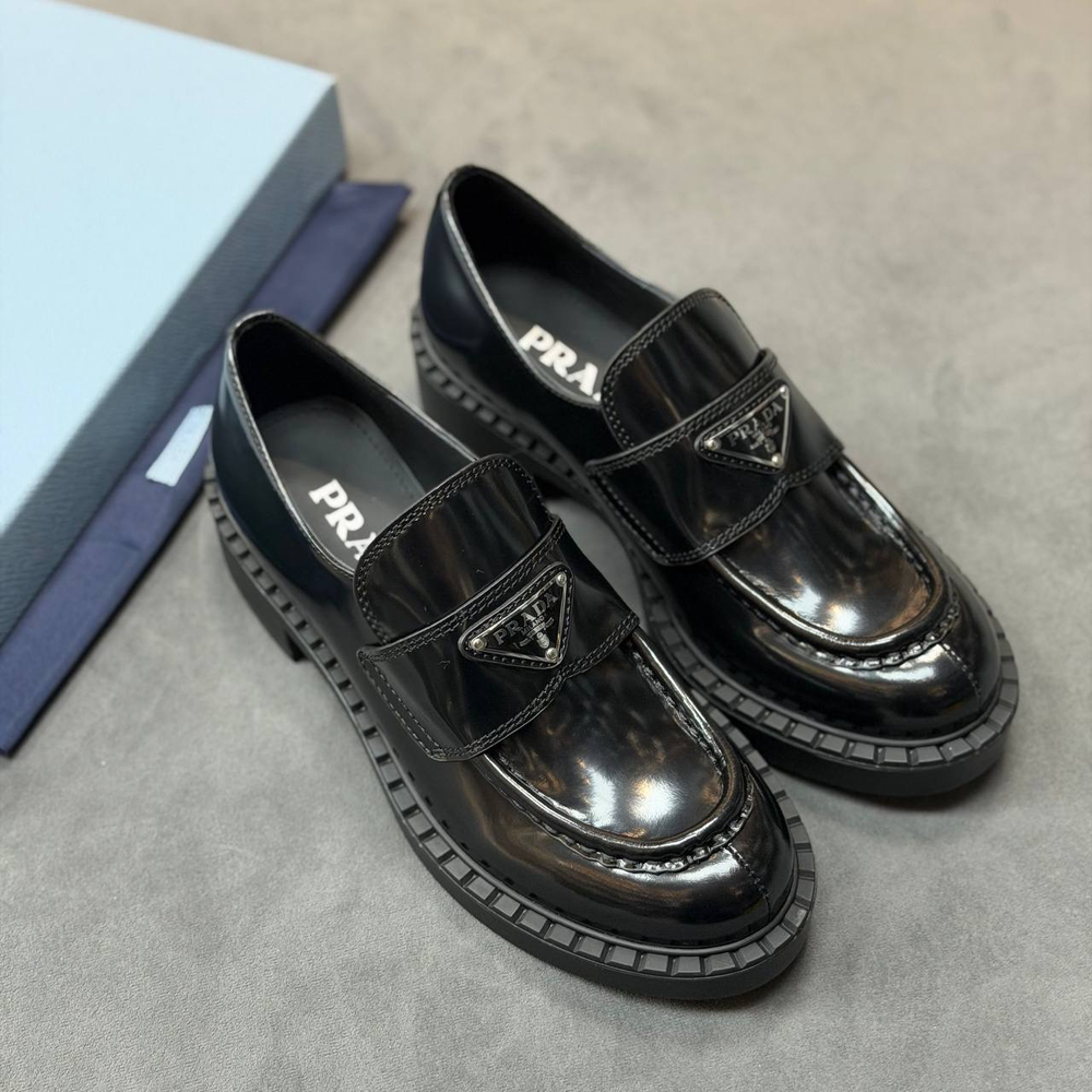 Лоферы Prada