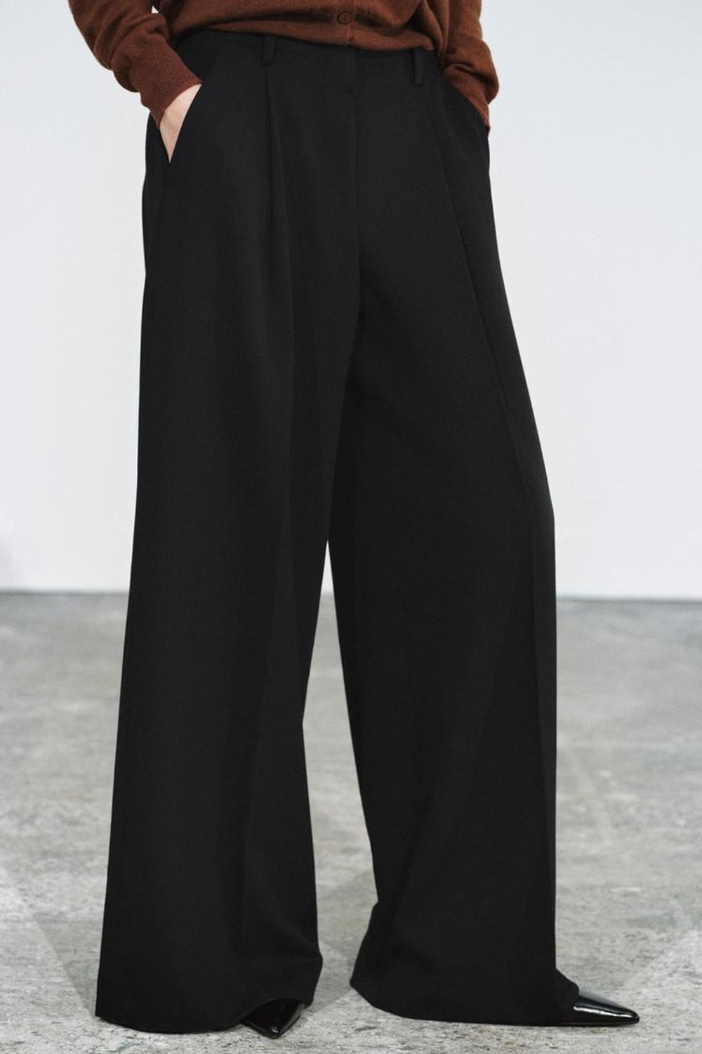 ZARA БРЮКИ С ЗАЩИПАМИ — ZW COLLECTION, ЧЕРНЫЙ