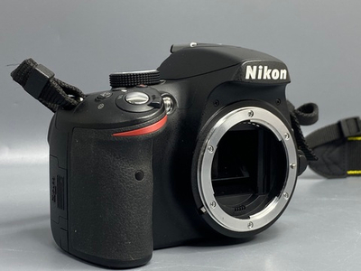Nikon D3200 — 8 000 кадров