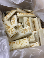 Слойка с соленой карамелью 90г