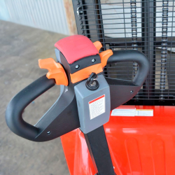 Штабелер самоходный OXLIFT AX12 Li-ion (г/п 1,2 т, h=3,0 м, АкБ 24V/60Ah, ЗУ)