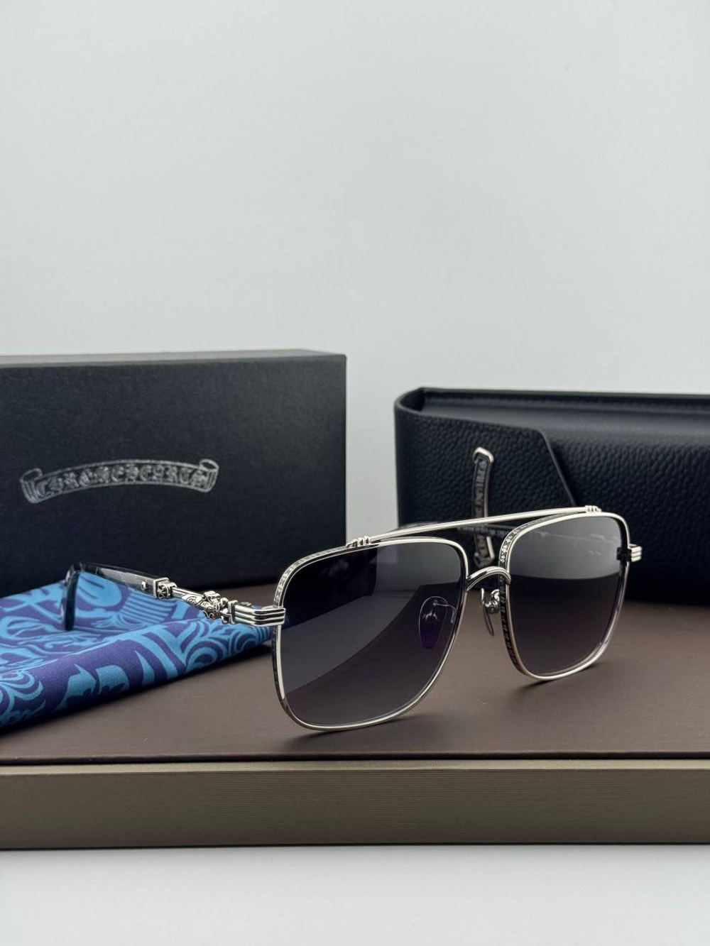 Солнцезащитные очки Chrome Hearts