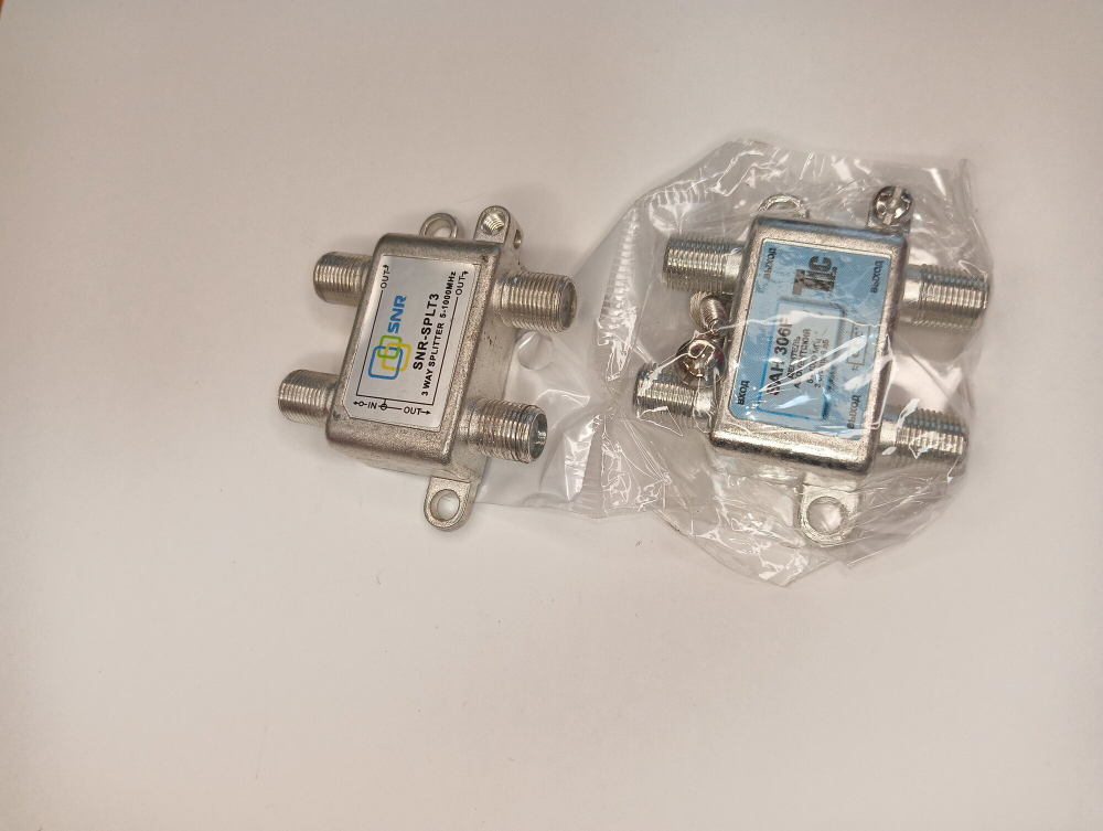 Делитель абонентский SAH 306 на 3 отвода, вносимое затухание IN-OUT 6dB.