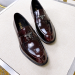 Мужские кожаные лоферы Prada с треугольным логотипом — бордовые — фото 3