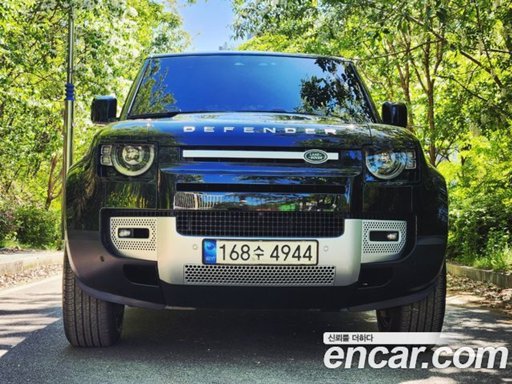 Land Rover Defender 110 D240 SE — 2020
