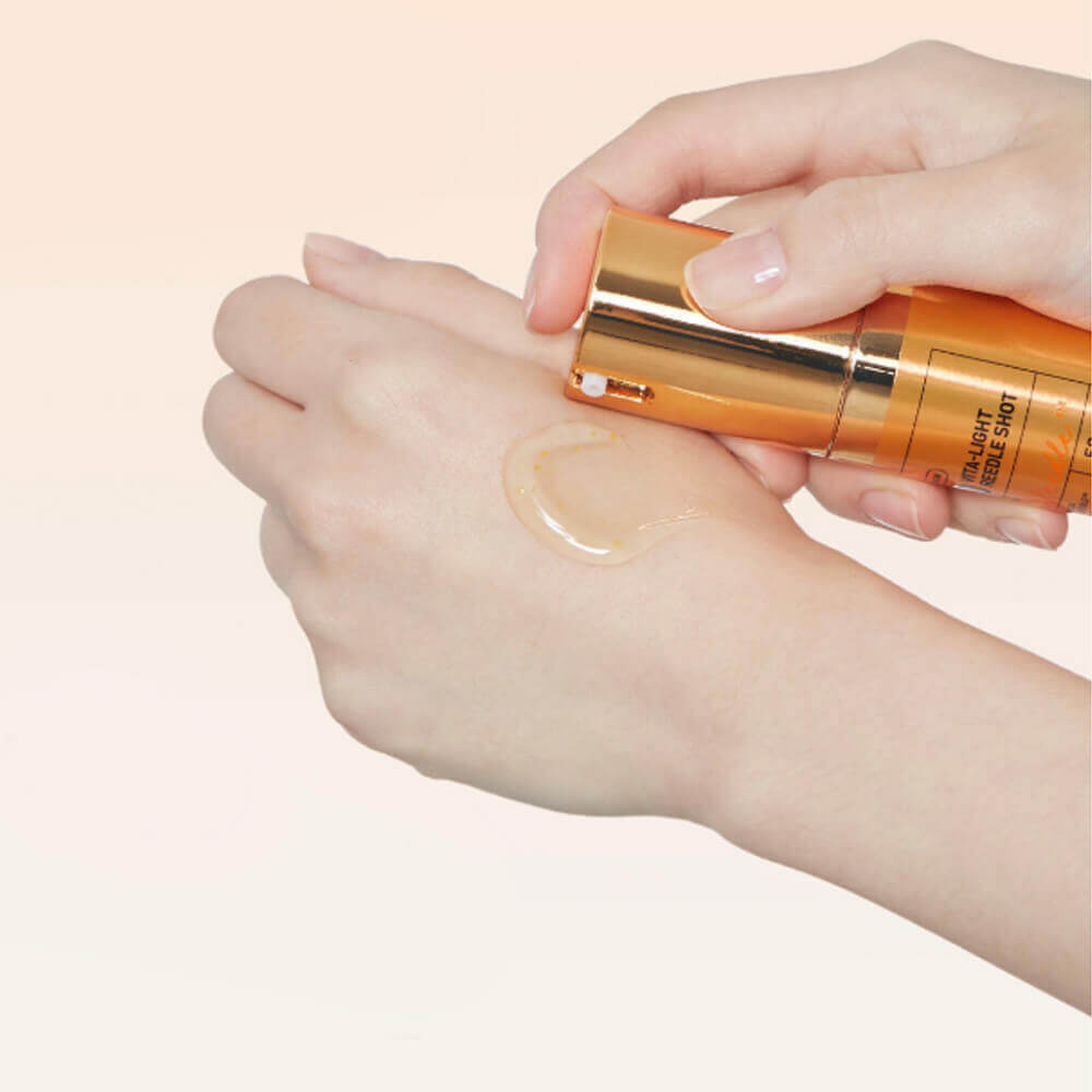 VT Cosmetics Vita-Light Reedle Shot 700 30ml
