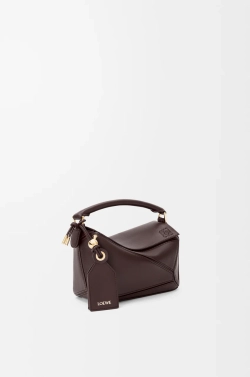 Loewe Сумка-мини Puzzle Featherlight из овечьей кожи наппа, темно-каштановый