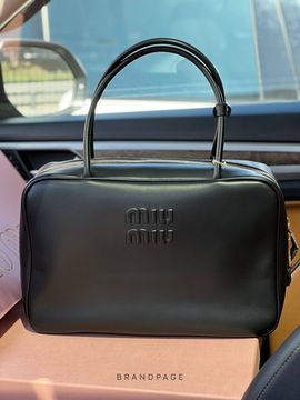 Сумка чёрная от Miu Miu Beau BP5-900536