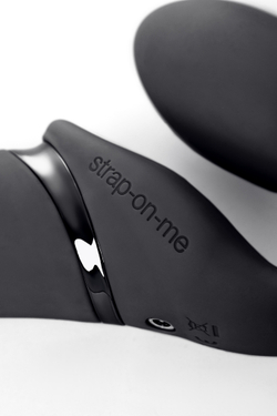 Безремневой страпон Strap-on-me с вибрацией, M