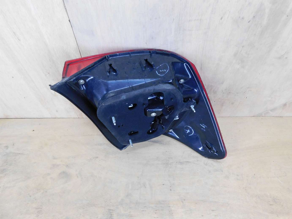 стоп правый Toyota Corolla Axio NZE161 165 12-598