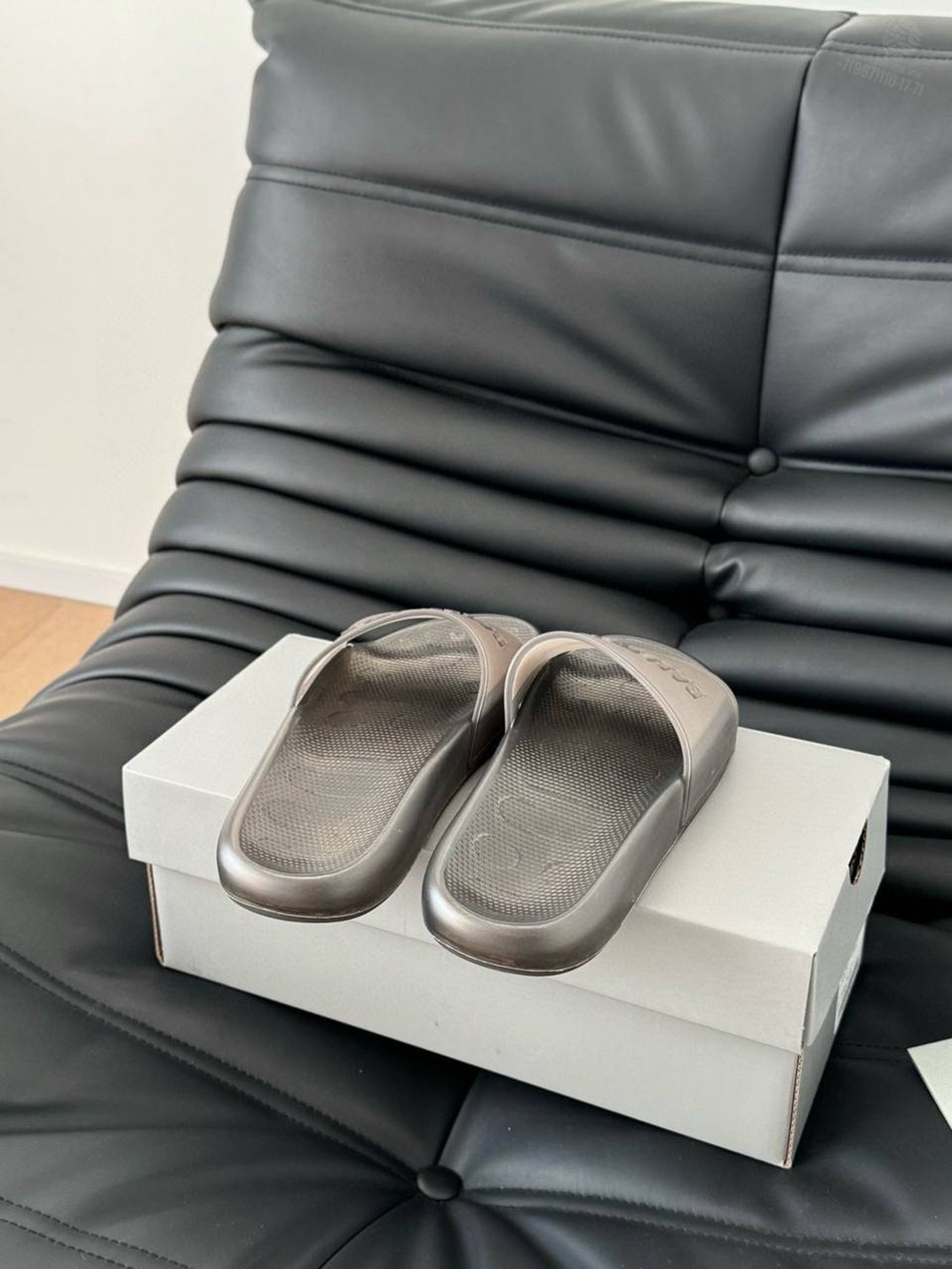 Шлепанцы Balenciaga